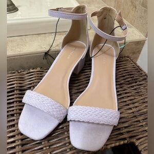 Women’s size 8 purple sandals NWT